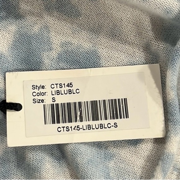 Caryn Vallone V Neck  cotton lightweight blue & white sweater small NWT - Picture 6 of 10